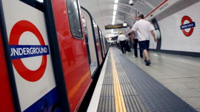 Metro de Londres cierra 40 estaciones para contener el Covid-19