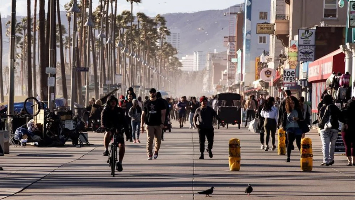 California decretó cuarentena para sus 40 millones de habitantes