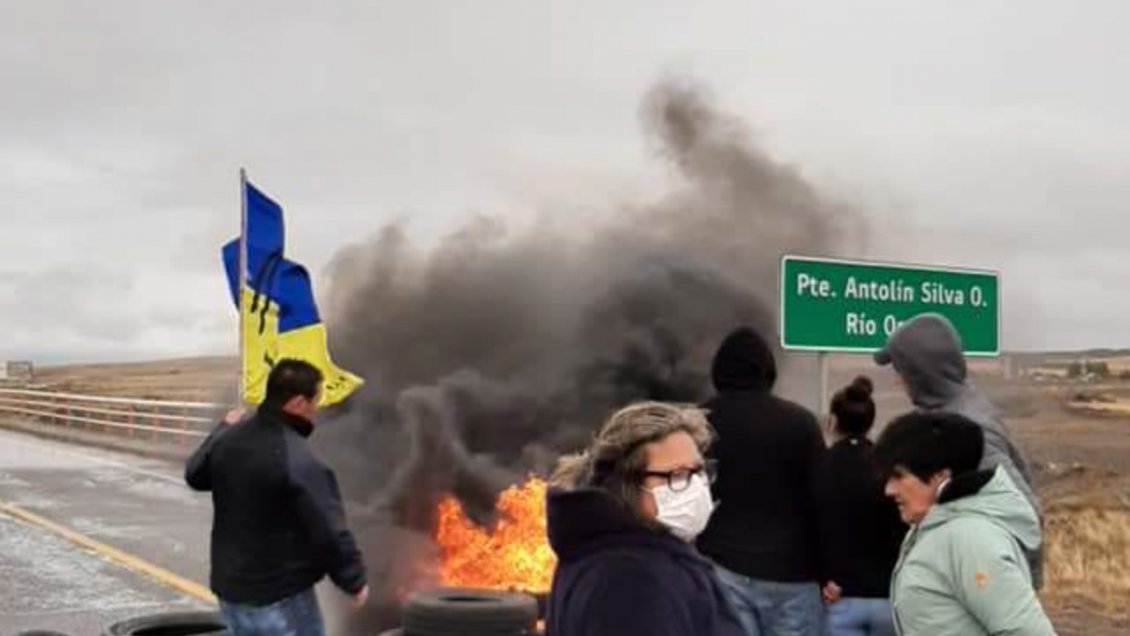 Vecinos de Balmaceda cortan la ruta tras activación de protocolo por coronavirus en el aeropuerto