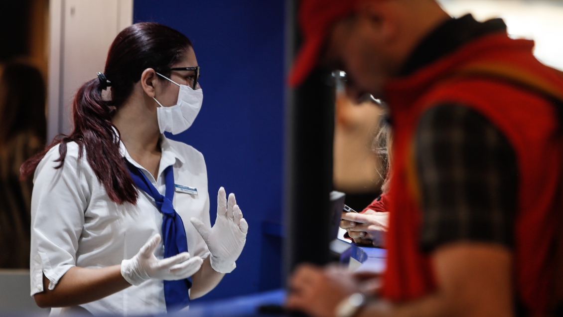 El drama de una chilena en Francia: Tiene lupus, está en cuarentena y se le acaban los remedios