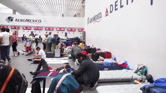 Alrededor de 300 chilenos están varados en México tras cierre del tránsito aéreo comercial