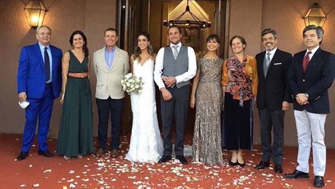 Asistente al matrimonio de la polémica: Se sacaron las mascarillas sólo para la foto