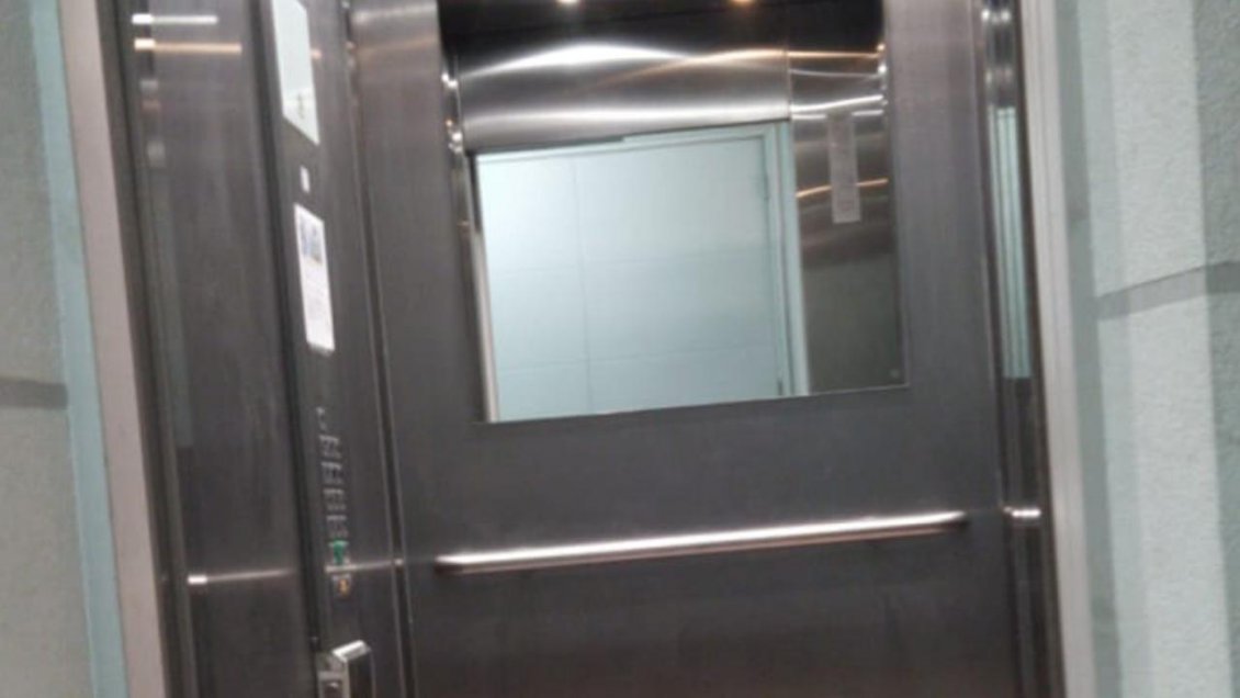 Caída de un ascensor en Antofagasta dejó dos personas lesionadas