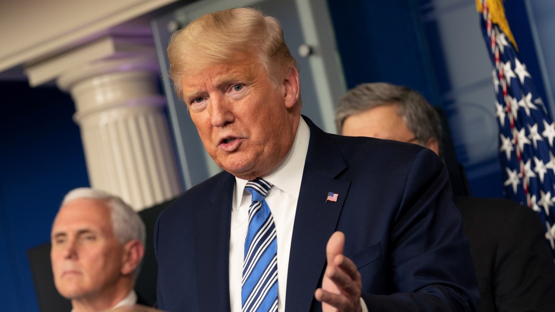 Trump estudia atenuar medidas contra coronavirus: El remedio no puede ser peor que la enfermedad