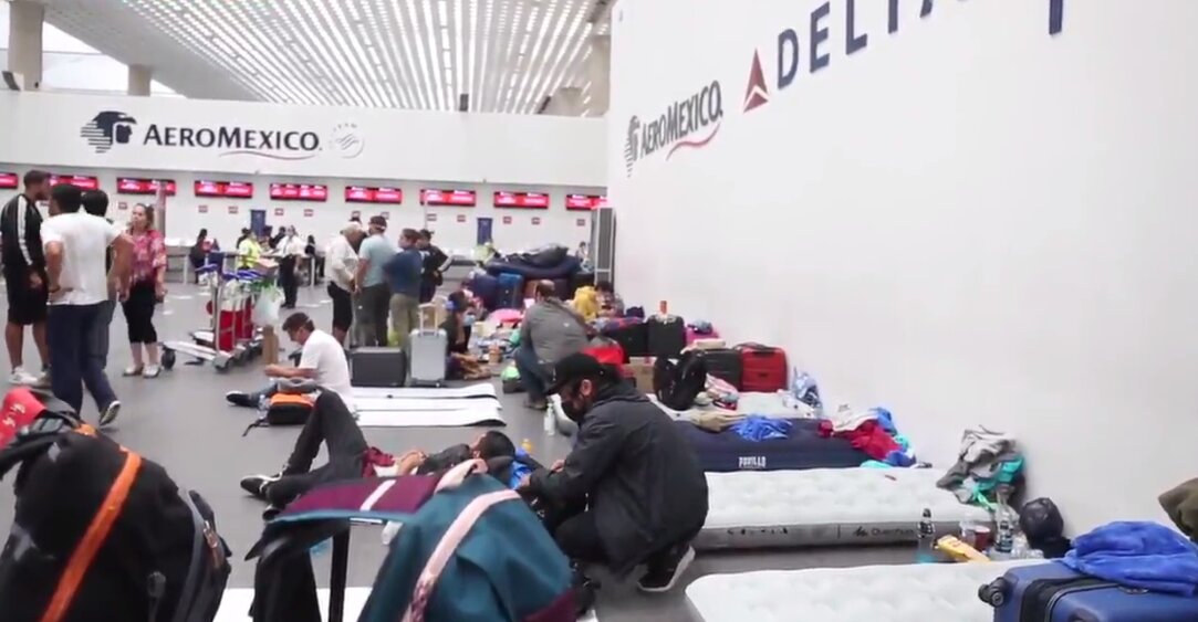 Canciller exige que aerolíneas traigan a los chilenos varados