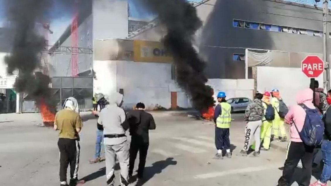 Trabajadores de la construcción de Hospital de Curicó volvieron a paralizar faenas por Covid-19