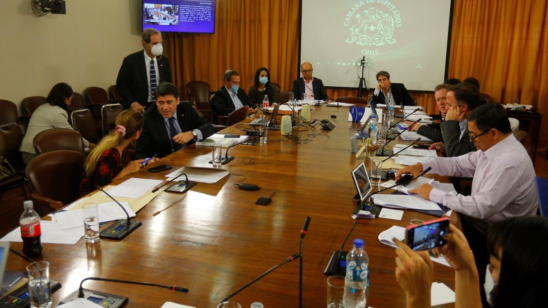 Diputados UDI y Evópoli se desmarcaron de acuerdo para modificar calendario electoral