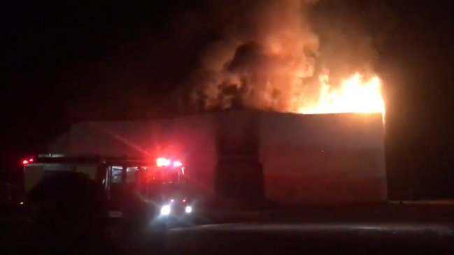 Incendio afecta a ex discoteque de Antofagasta