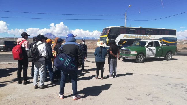 Pasajeros bolivianos abandonados en Colchane generaron alarma por riesgo de contagio
