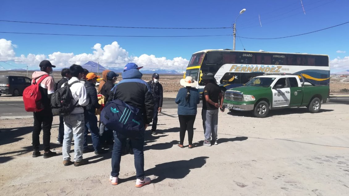 Pasajeros bolivianos abandonados en Colchane generaron alarma por riesgo de contagio
