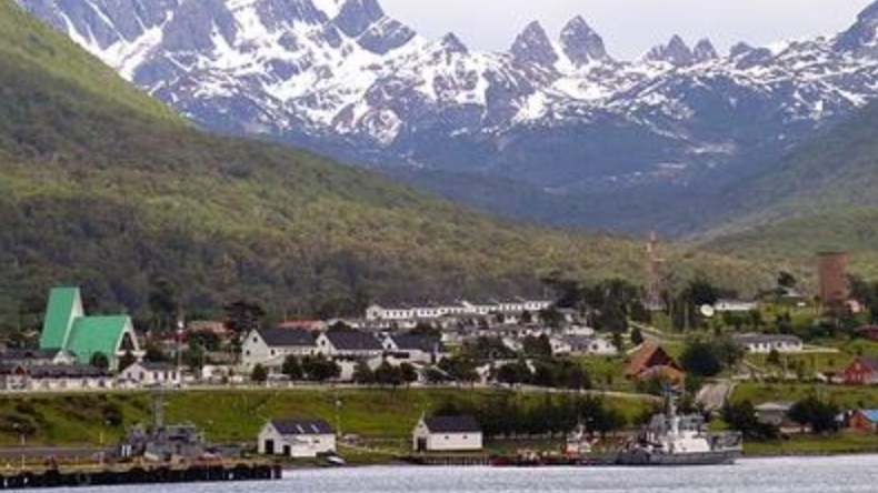 Gobierno ordenó cuarentena de 24 horas diarias en Puerto Williams