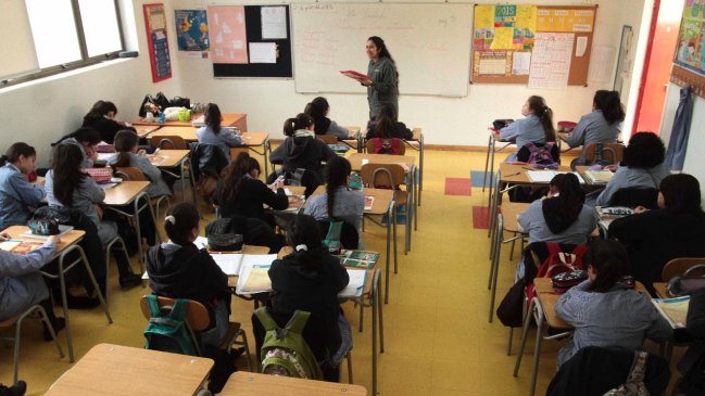 Confirmado: Durante todo abril no habrá clases