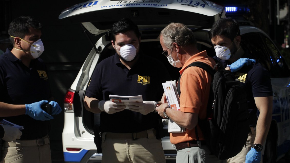 Deliverys, funerales, mudanzas, asesoras del hogar: Qué se puede y qué no bajo cuarentena obligatoria