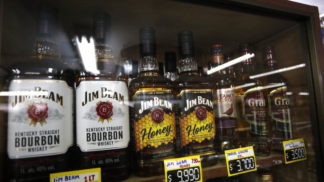 Alcaldes de comunas en cuarentena decidieron cerrar las botillerías