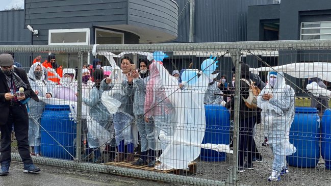 Acuerdo para proteger a los trabajadores acuícolas se firmó ayer entre el gobierno y la industria