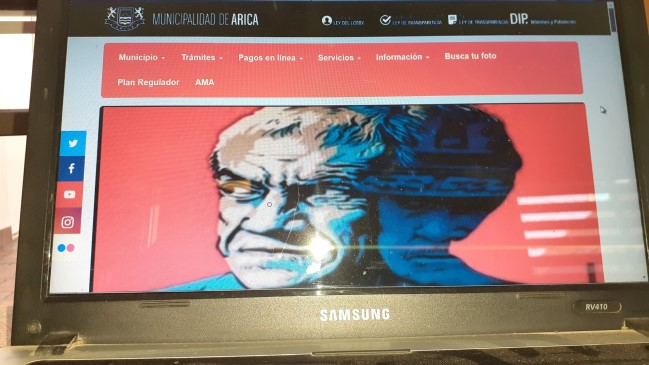 Hackean página de la Municipalidad de Arica con mensajes contra Piñera y Mañalich