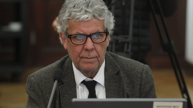 Eyzaguirre: El Gobierno debe entregar subsidios directos a todas las familias de Chile