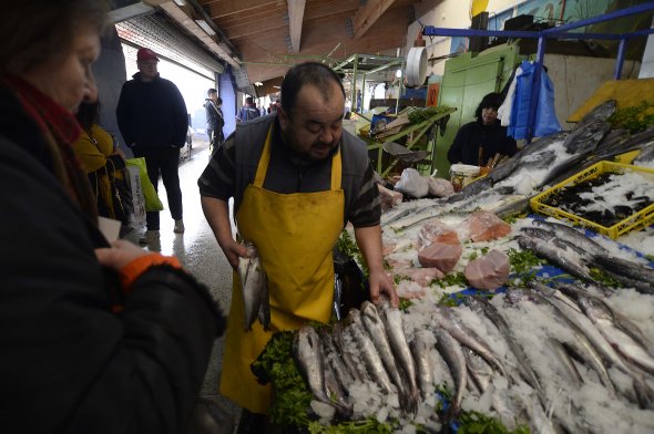 Caletas y ferias libres podrán funcionar hasta las dos de la tarde en Iquique