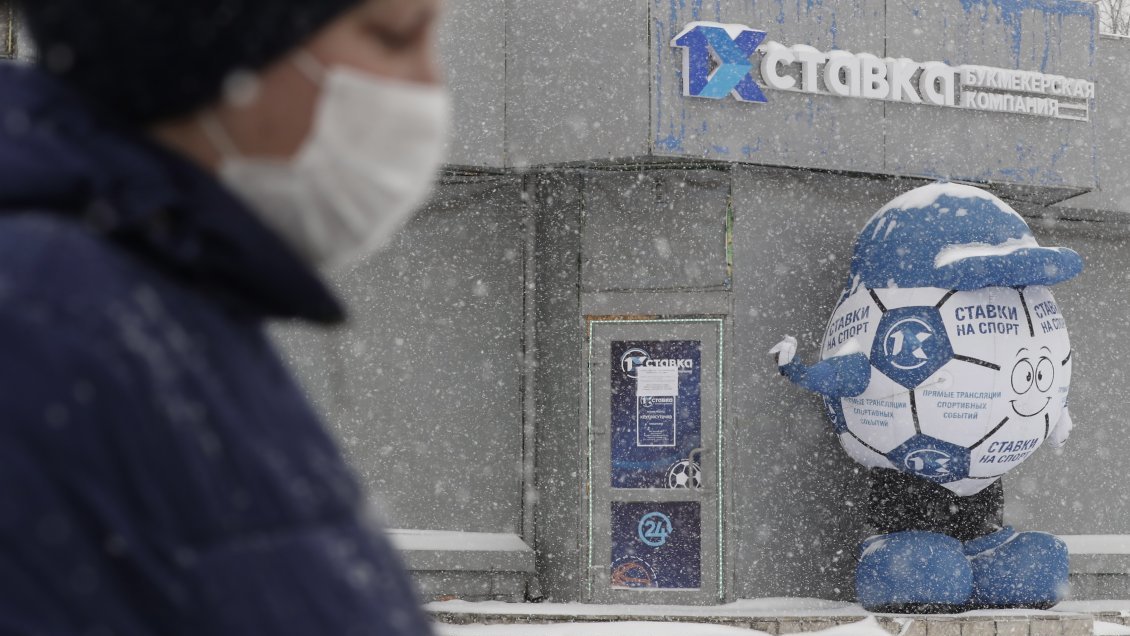 Rusia envía a EE.UU. un avión con equipamiento médico para enfrentar el Covid-19