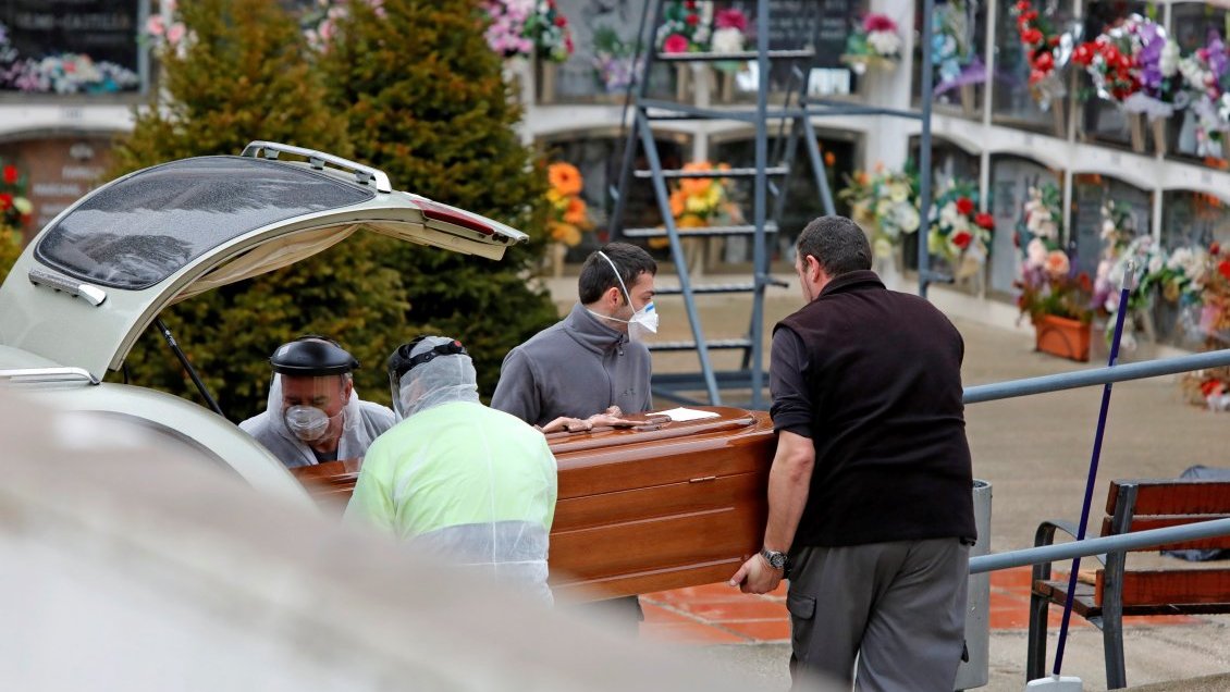 España registró 864 muertos en un día y superó los 9.000 fallecidos por coronavirus