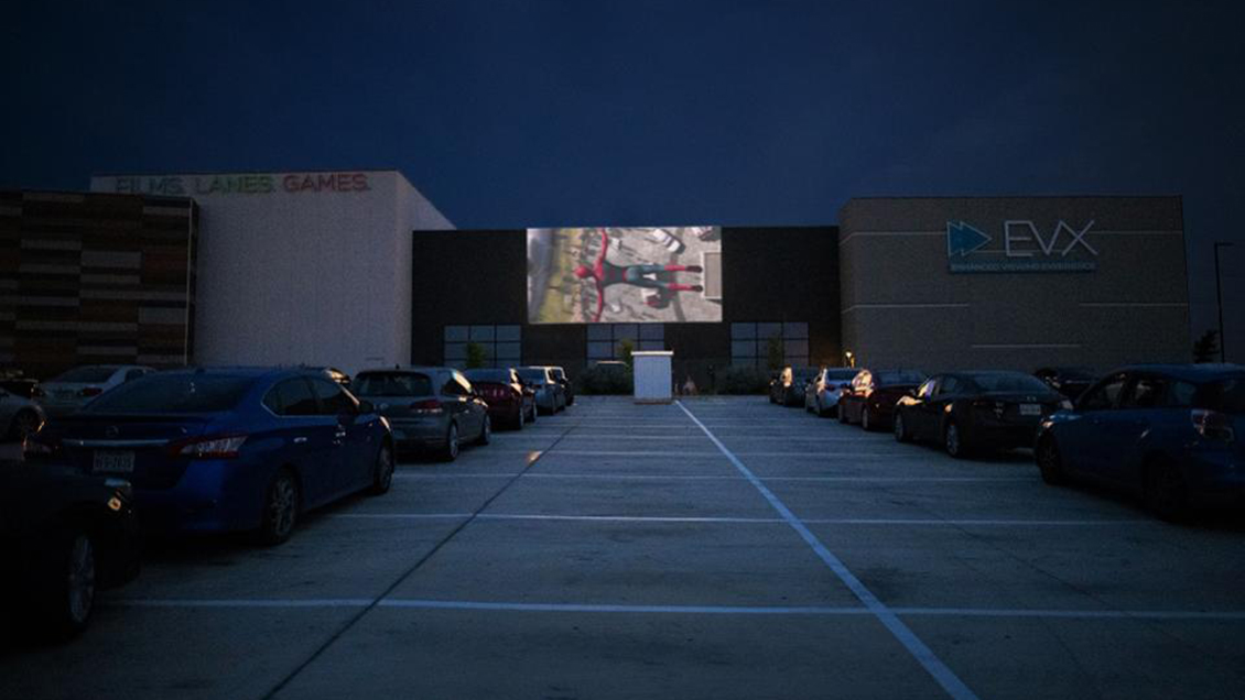 Cine estadounidense se transforma para enfrentar la pandemia: se convirtió en autocine