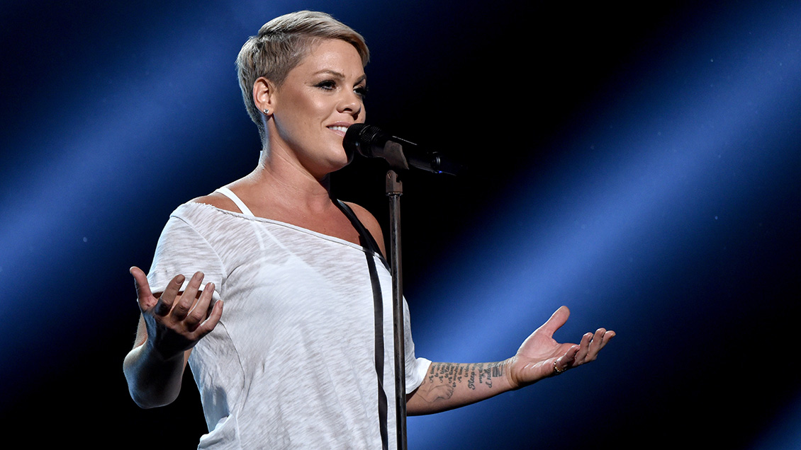 Cantante Pink y su hijo superaron al coronavirus