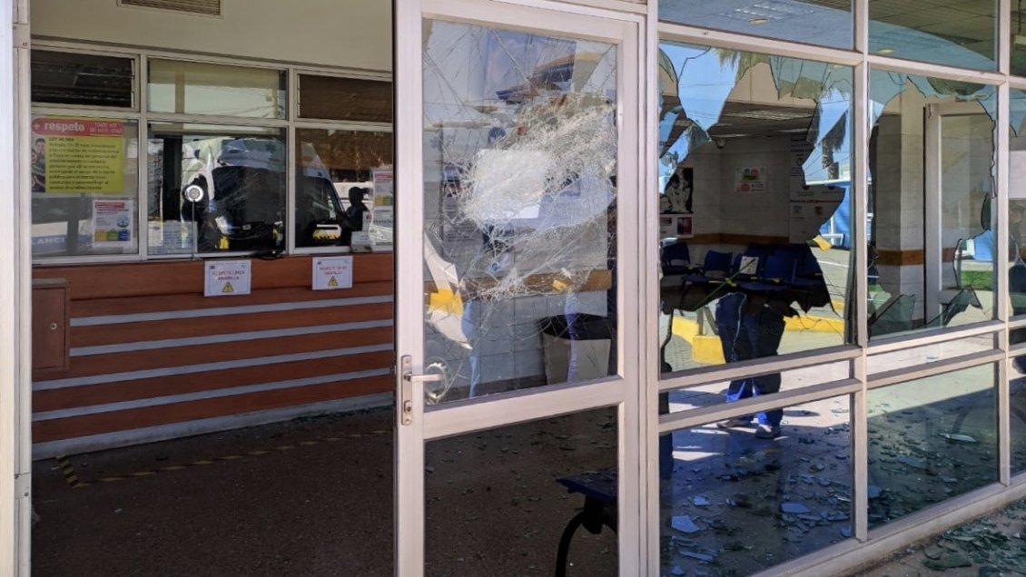Rengo: Joven que atacó a fierrazos a funcionarios hospitalarios padece esquizofrenia