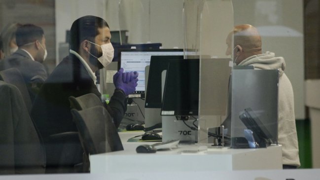 Diputados RN presentan proyecto para suspender pagos de dividendos y créditos por tres meses