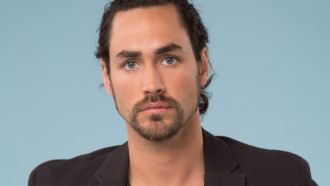 Actor Matías Assler fue retenido en el control sanitario cuando iba camino a Zapallar