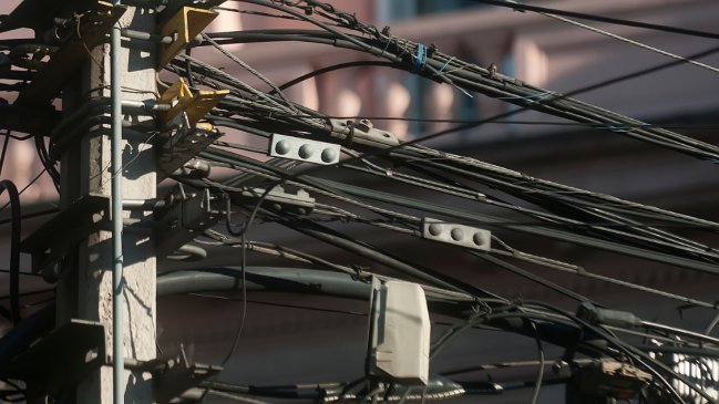 Reportan cortes de luz en sectores de varias comunas de Santiago