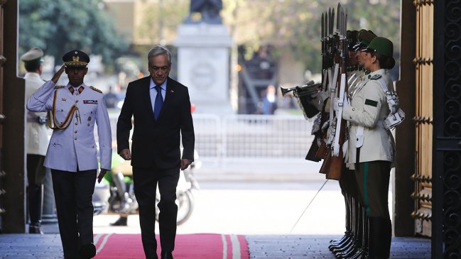 Gobierno confirmó que cuatro guardias del Palacio de La Moneda dieron positivo a Covid-19
