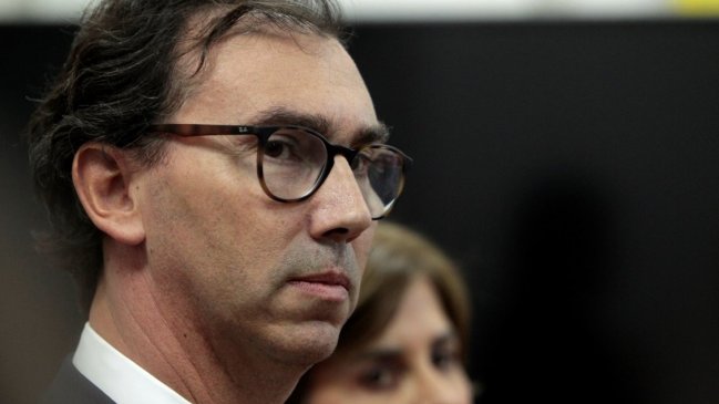 Ministro Figueroa llamó a no confiarse con clases online: No hagamos trampa en el solitario