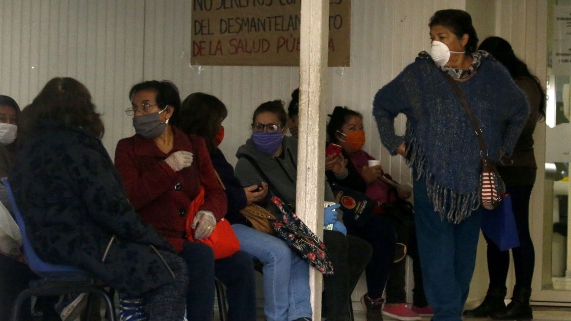 Gobierno se disculpa por aglomeraciones en Hospital Félix Bulnes