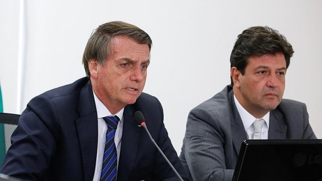 Bolsonaro sacó de su cargo al ministro de Salud que lo cuestionaba
