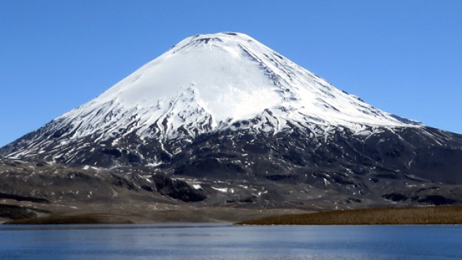 Sernageomin decretó Alerta Verde tras enjambre sísmico que afectó al volcán Parinacota