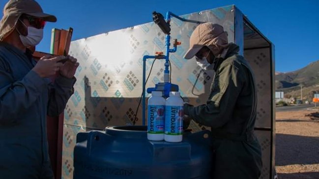Municipalidad de Putre instaló un túnel sanitizador en la plaza de Zapahuira