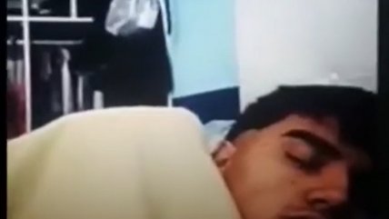  Profesor pilló a un alumno durmiendo en plena clase online  