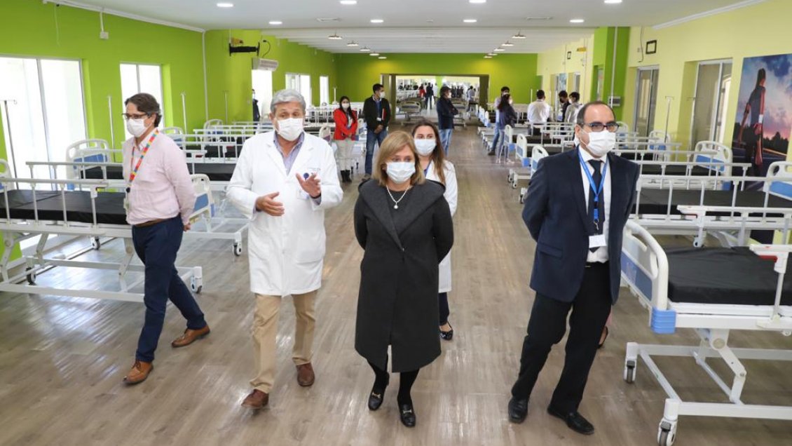 Habilitan primeras camas de hospital de campaña de Estadio El Teniente de Rancagua