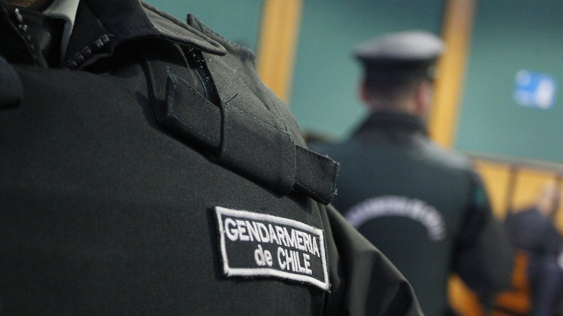Formalizan a gendarme que ingresaba celulares y drogas a la cárcel de Alto Hospicio