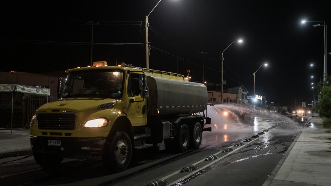 Más de dos millones de litros de desinfectante han sido utilizados en las calles de Arica
