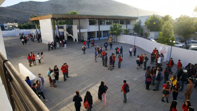 Mineduc proyecta retorno a clases combinando modalidad presencial y virtual