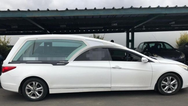 Pareja robó carroza fúnebre desde Viña del Mar y escapó