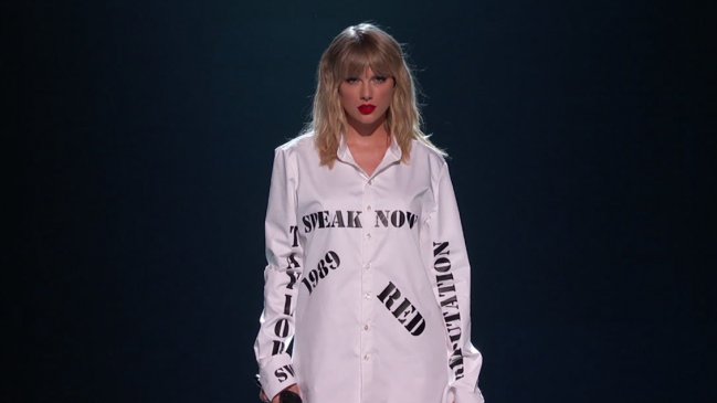 Taylor Swift en guerra con ex sello por álbum en vivo