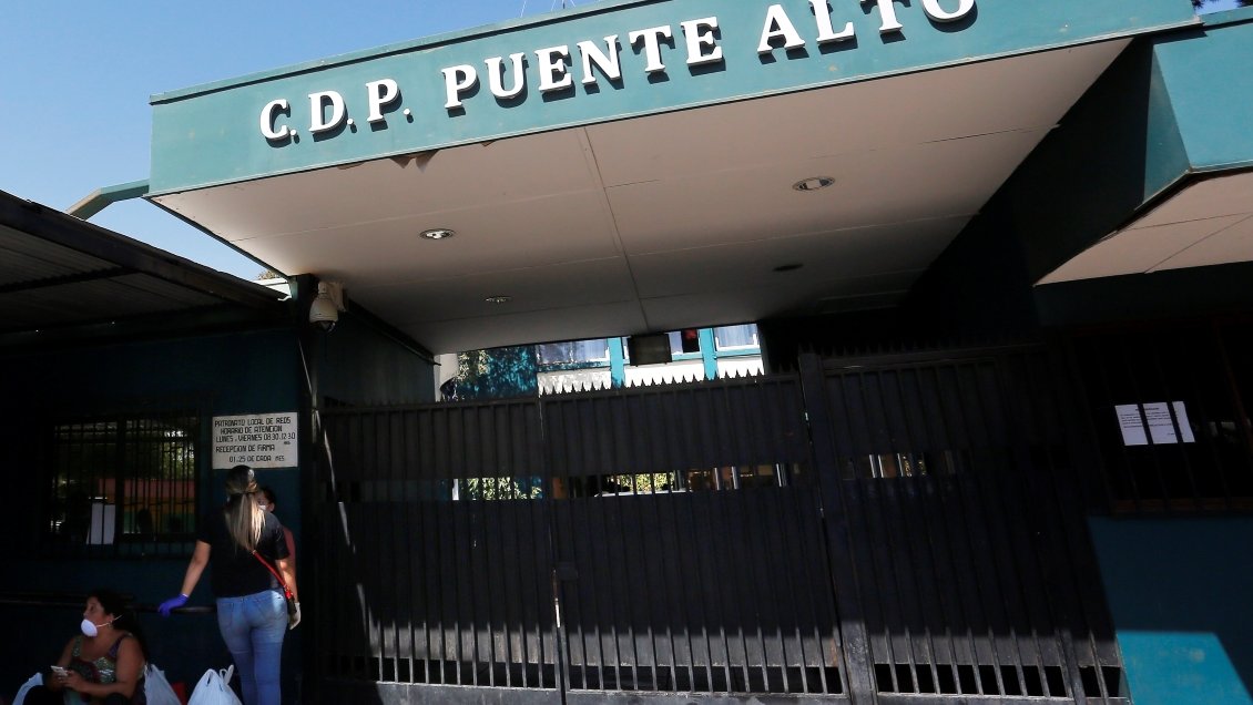 Gendarmería anuncia querellas por motín y toma de rehenes en Puente Alto