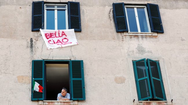 Italia registra 415 muertos en 24 horas, la menor cifra en más de un mes