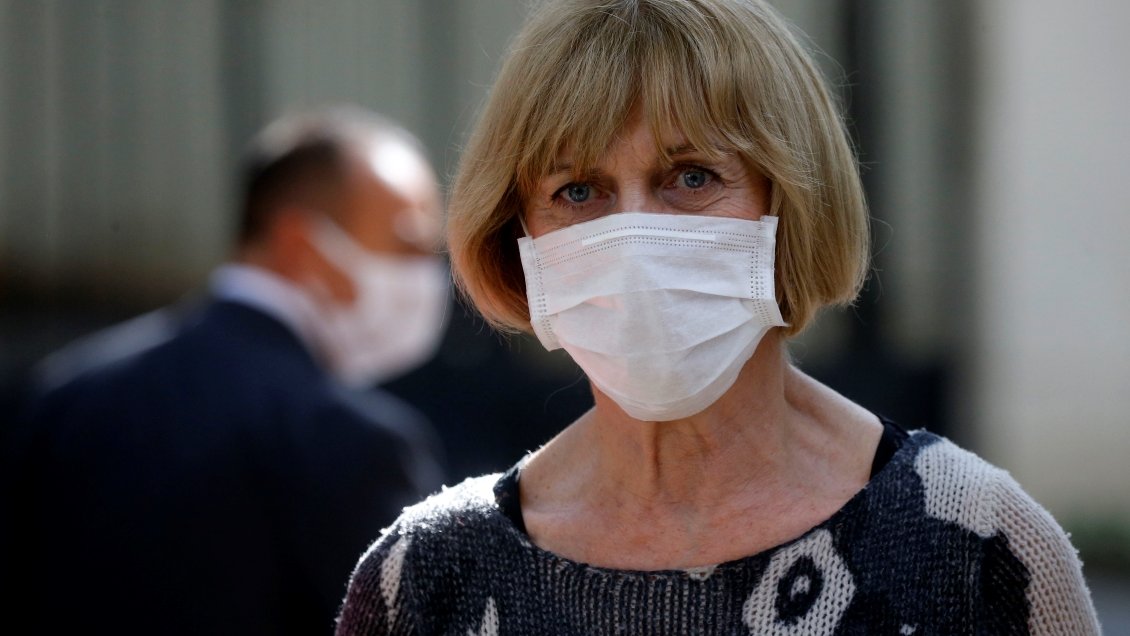 Matthei acatará dictamen que prohíbe pago de horas extras por teletrabajo