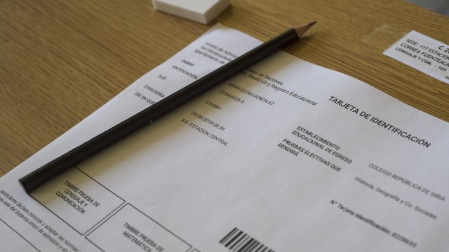 Mineduc se asocia con preuniversitarios y pone en marcha plataforma gratuita en línea