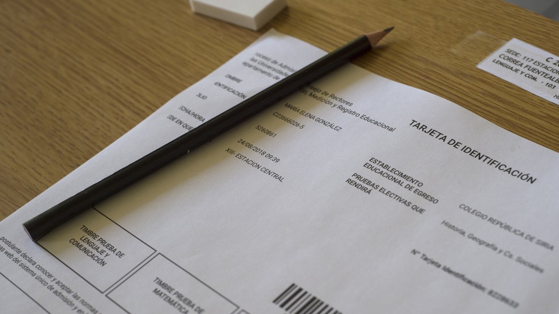 Mineduc se asocia con preuniversitarios y pone en marcha plataforma gratuita en línea