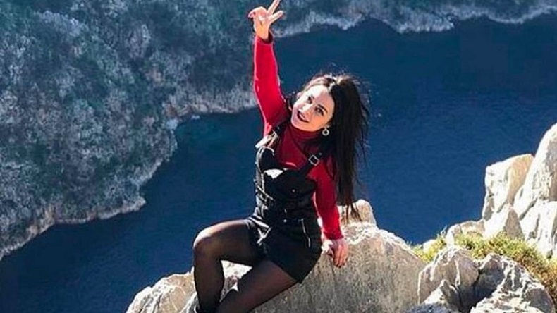 Quiso celebrar el fin de su cuarentena con una foto y murió tras caer de un barranco