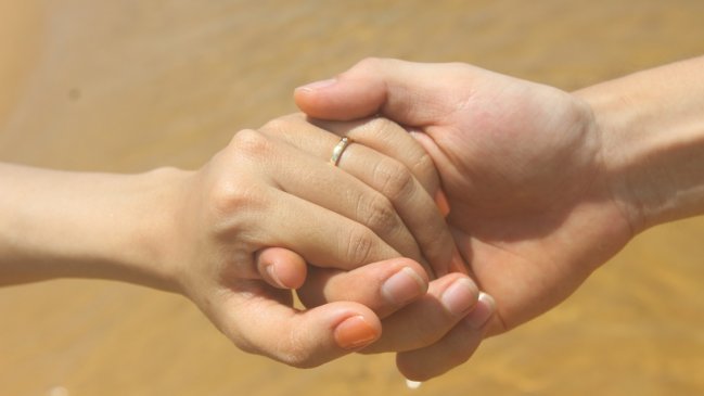 Su mamá lo mandó a comprar y volvió con una esposa en India